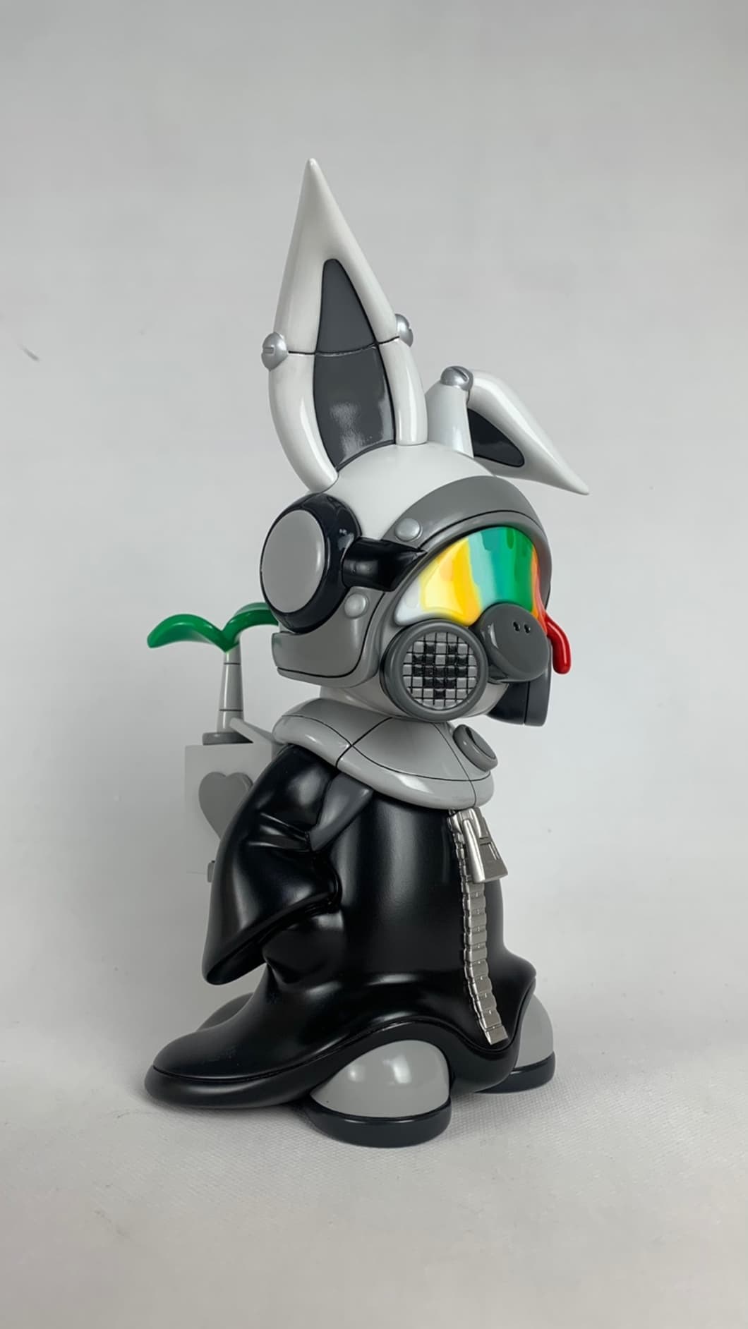 MeME 미미, Love Me Bank, 2023, Mixed media, 12x9 x21cm