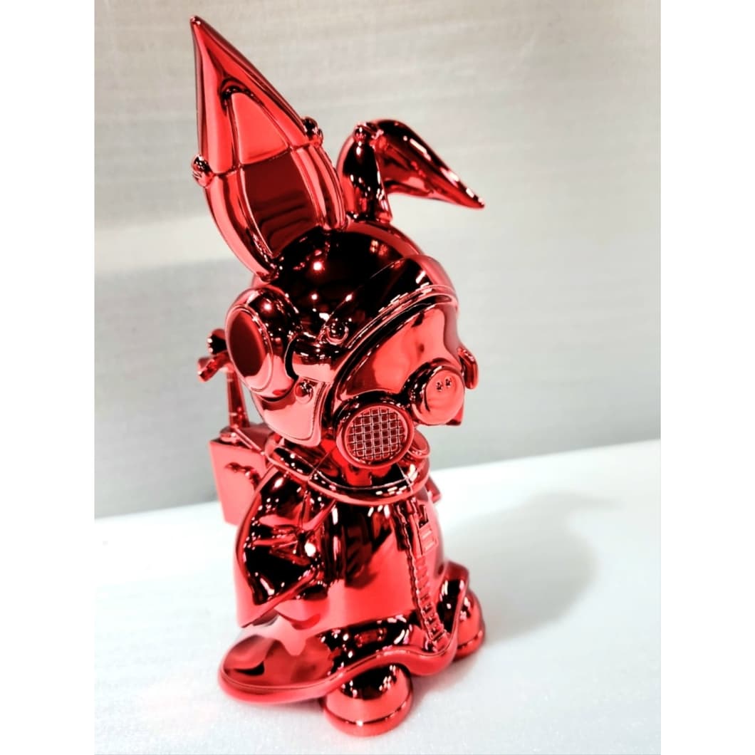 MeME 미미, Please Love Me Red, 2023, Resin & mixed media, 12x9 x21cm